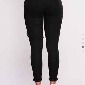 New black ankle cut fashion nova size 9/10 jeans